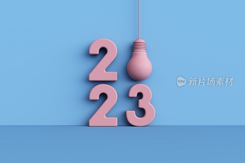 3d体积数字2023，蓝色背景上有一个灯泡。解决方案和技术的概念。3 d渲染。